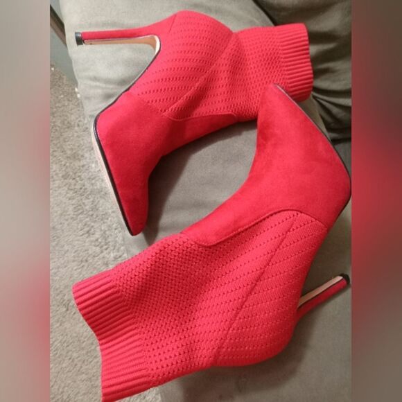Vibrant Red Knit 4" stiletto fashion boots. - Picture 1 of 6